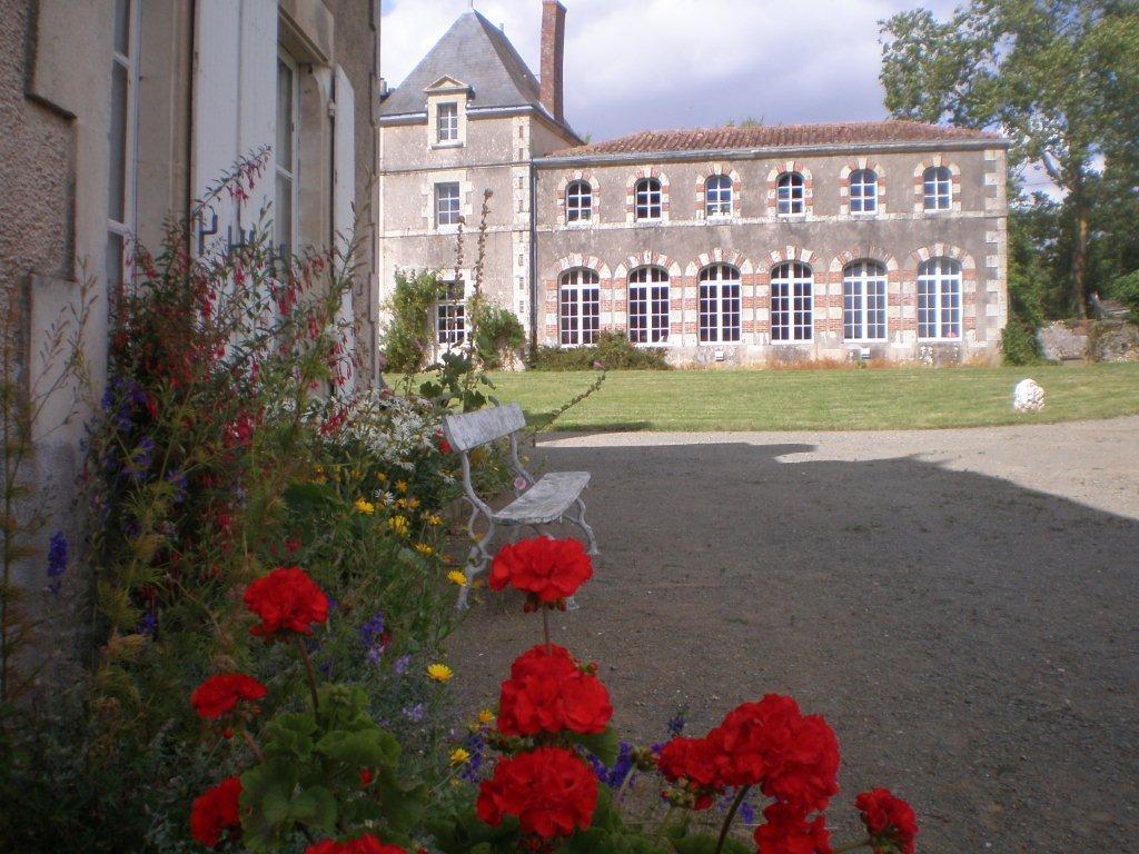 Orangerie vue du château Orangerie vue du château